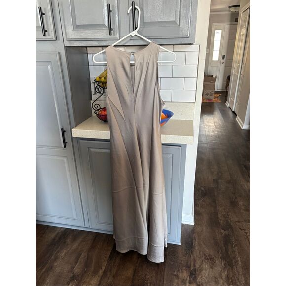 Dress - Picture 3 of 8